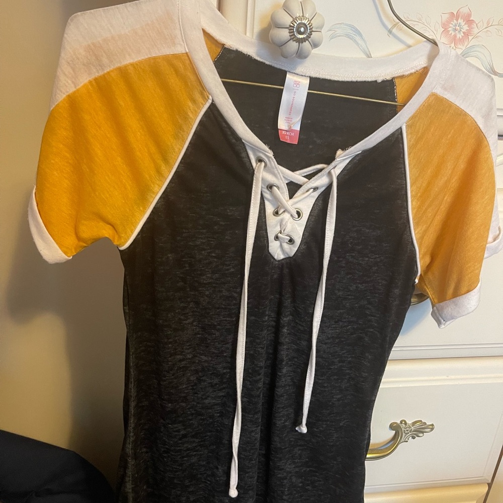 Color block shirt
